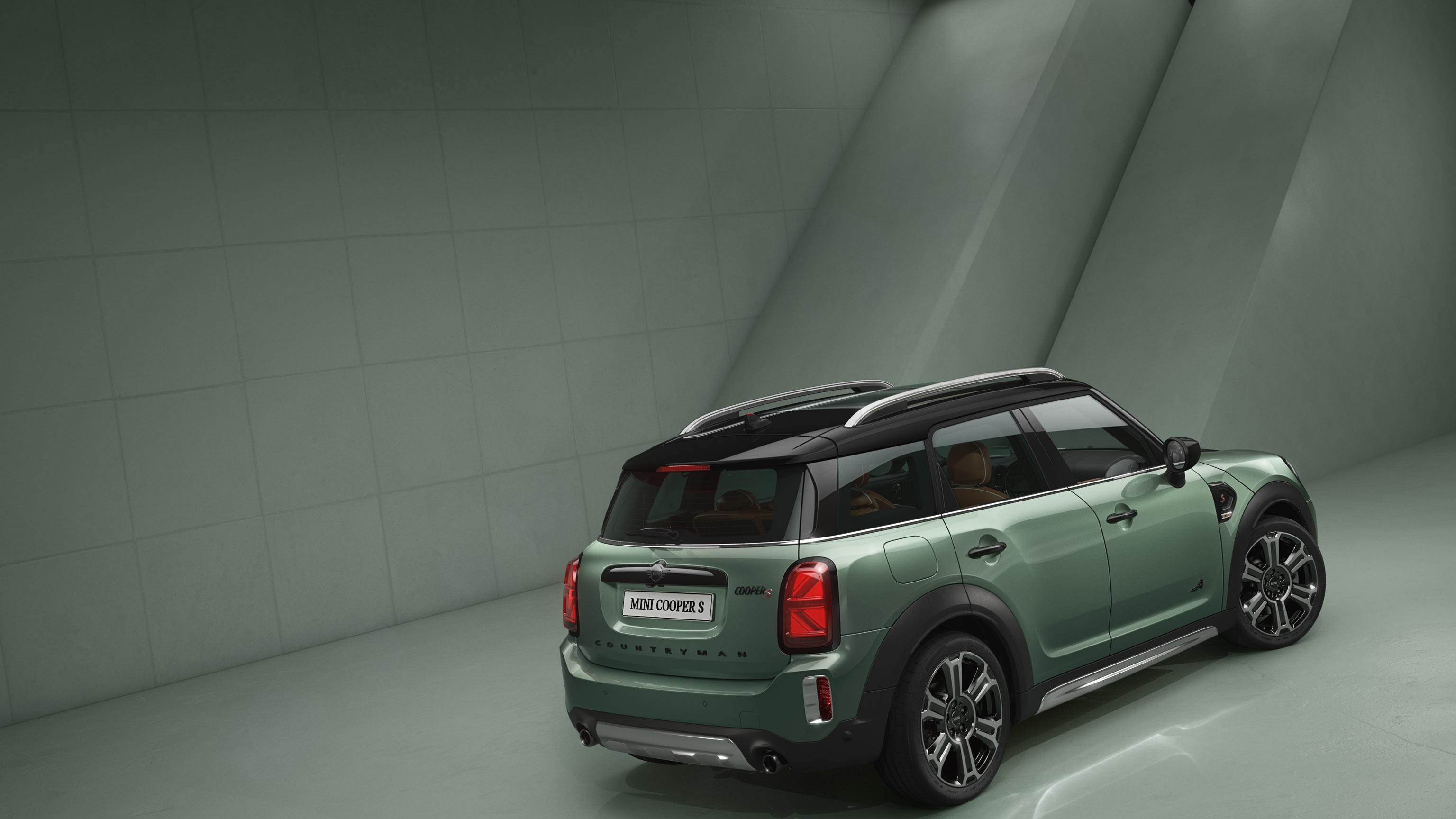 MINI Countryman - вид спереди
